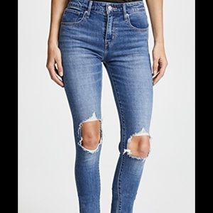 Levi’s. High rise skinny jeans. 28